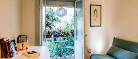 Apartment, Balkon, Stadtblick | Wohnbereich