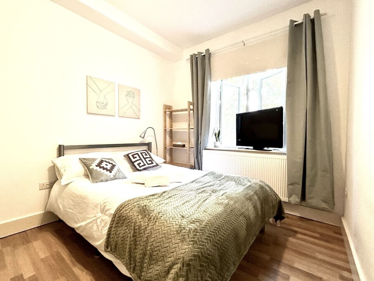 Desk, iron/ironing board, travel cot, WiFi