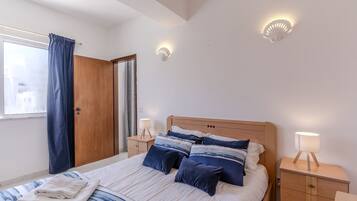 1 bedroom, iron/ironing board, WiFi (free), bed sheets
