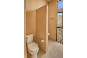 Bathroom - Vrbo Property (Malinalco)
