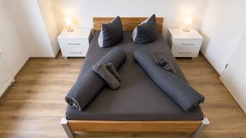 2 Schlafzimmer, Bügeleisen/Bügelbrett, Reisekinderbett, kostenloses WLAN