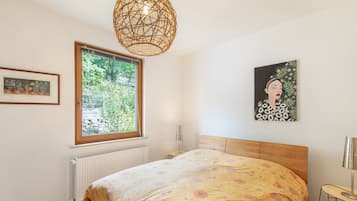 4 bedrooms, WiFi, bed sheets