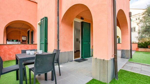 Outdoor dining - Nice home in Albisola Superiore with WiFi (Albisola Superiore)