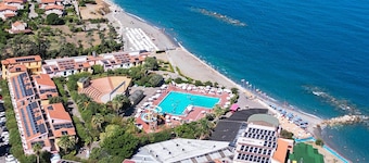Lovely home in Piraino