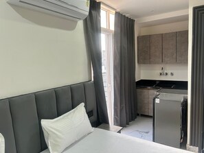 Deluxe Double Room, City View | Laptop workspace, free WiFi - Hotel The Silken Stay By Carlton Suites (Gurugram)