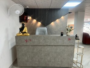 Lobby - Hotel The Silken Stay By Carlton Suites (Gurugram)