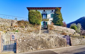 Exterior - Stunning home in Barga with WiFi (Barga)