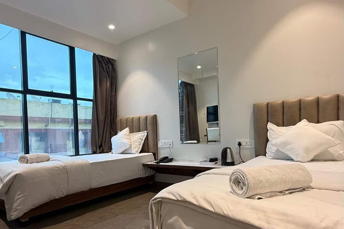 Standard Twin Room, City View | WiFi (free), bed sheets