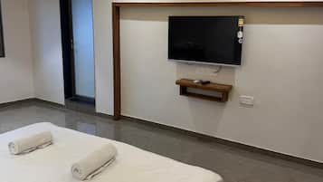 Habitación Deluxe, vistas a la ciudad | Wifi gratis y ropa de cama