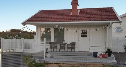 Lovely home in Eina with house sea view