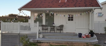 Lovely home in Eina with house sea view