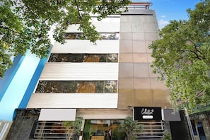 Exterior detail - Collection O Park Circus (Kolkata)