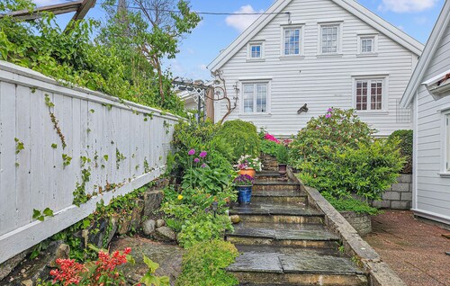 Awesome apartment in Lillesand with WiFi