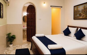 Room - 3 BHK NEAR CANDOLIM BEACH, NORTH GOA - THE LEAFY RETREATÉ BY G AND S PRIVEÉ (Calangute)
