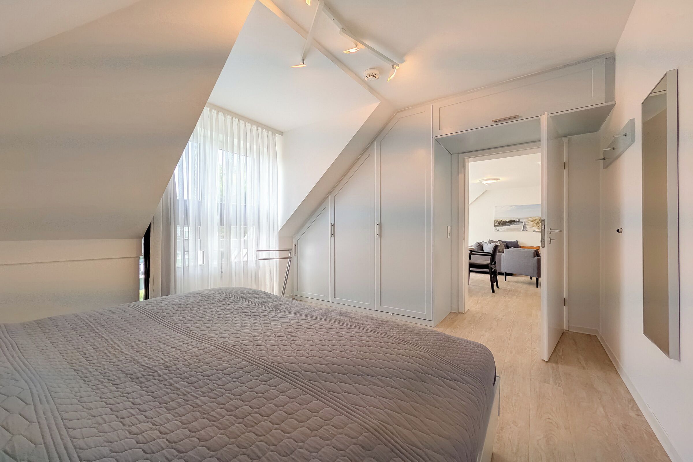 1 habitación, tabla de planchar con plancha y wifi gratis 