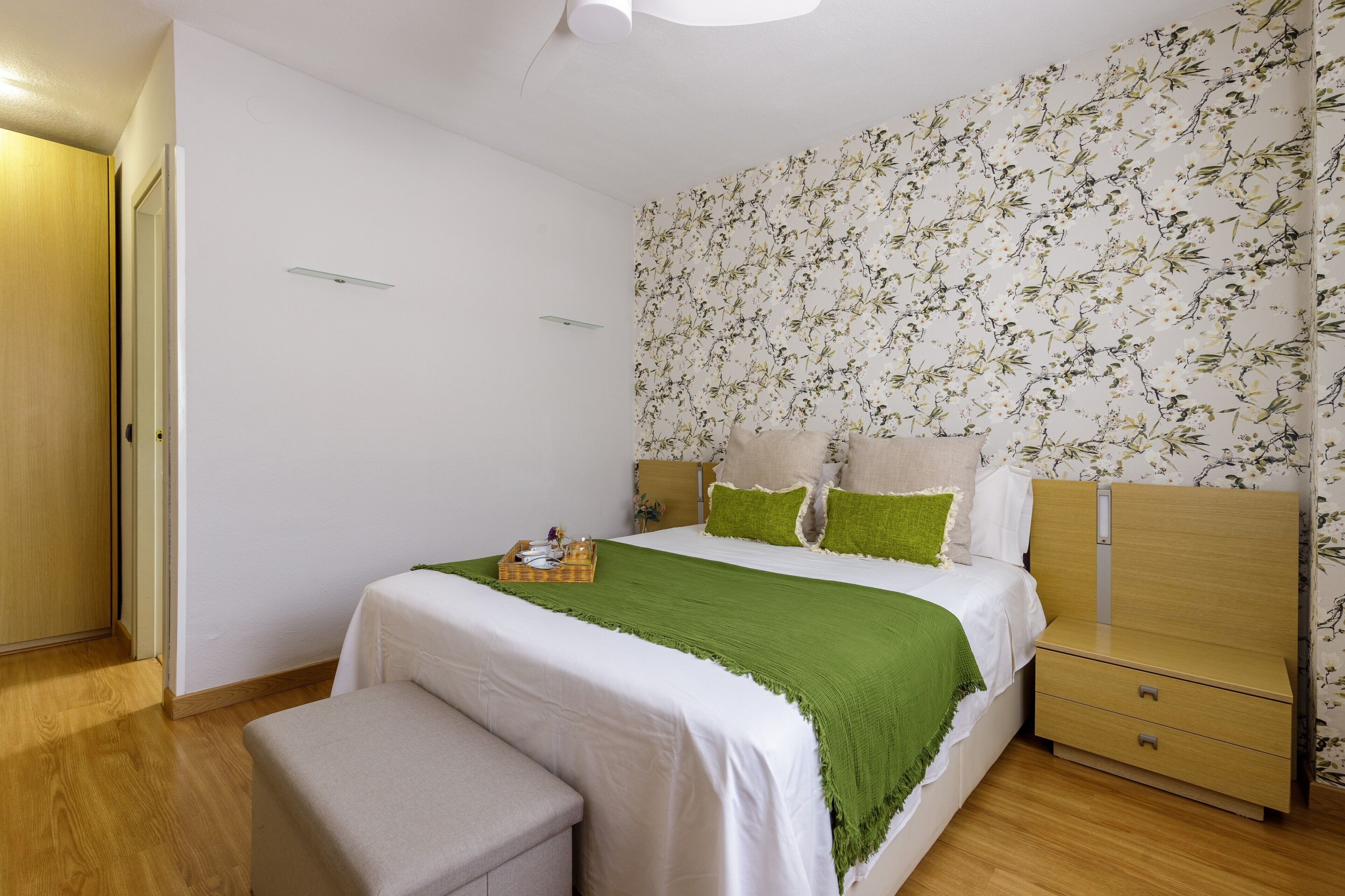 4 dormitorios, tabla de planchar con plancha, wifi y ropa de cama