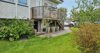 Nice apartment in Torslanda with WiFi