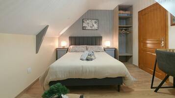 3 bedrooms, internet, bed sheets
