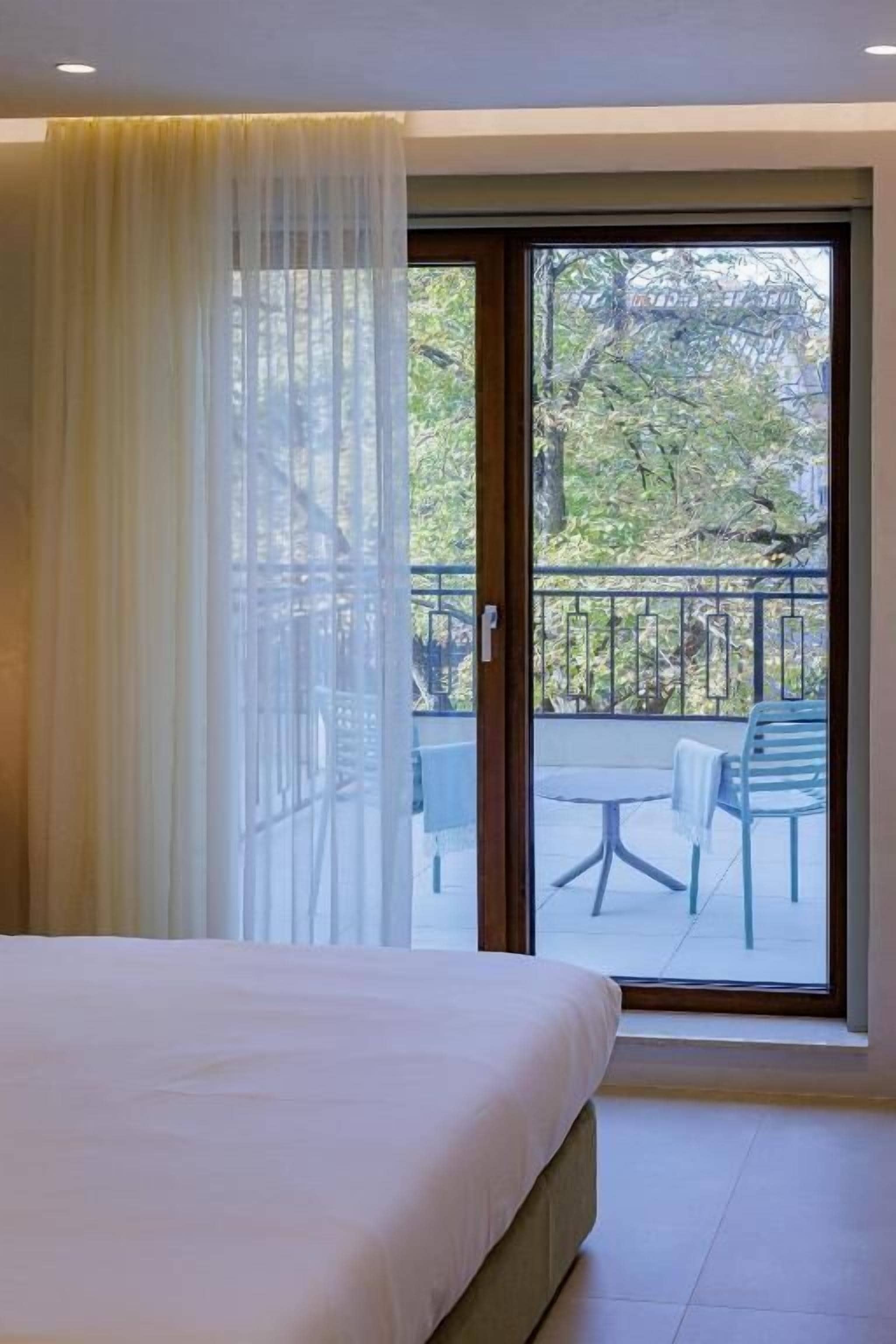In-room safe, desk, laptop workspace, blackout drapes