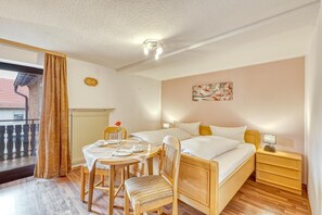 Standard Triple Room, Mountain View | WiFi (free) - gasthof Rhönlust (Bischofsheim in der Rhön)