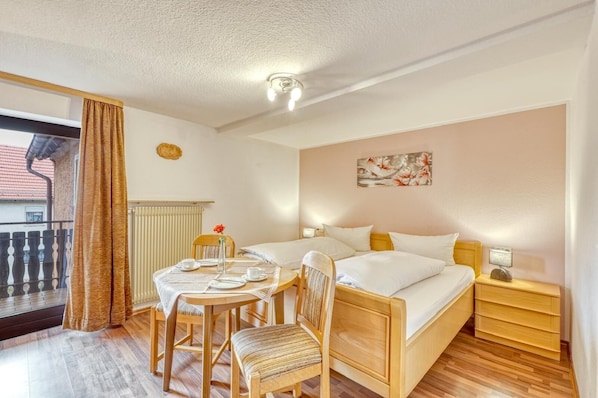 Standard Triple Room, Mountain View | WiFi (free) - gasthof Rhönlust (Bischofsheim an der Rhon)