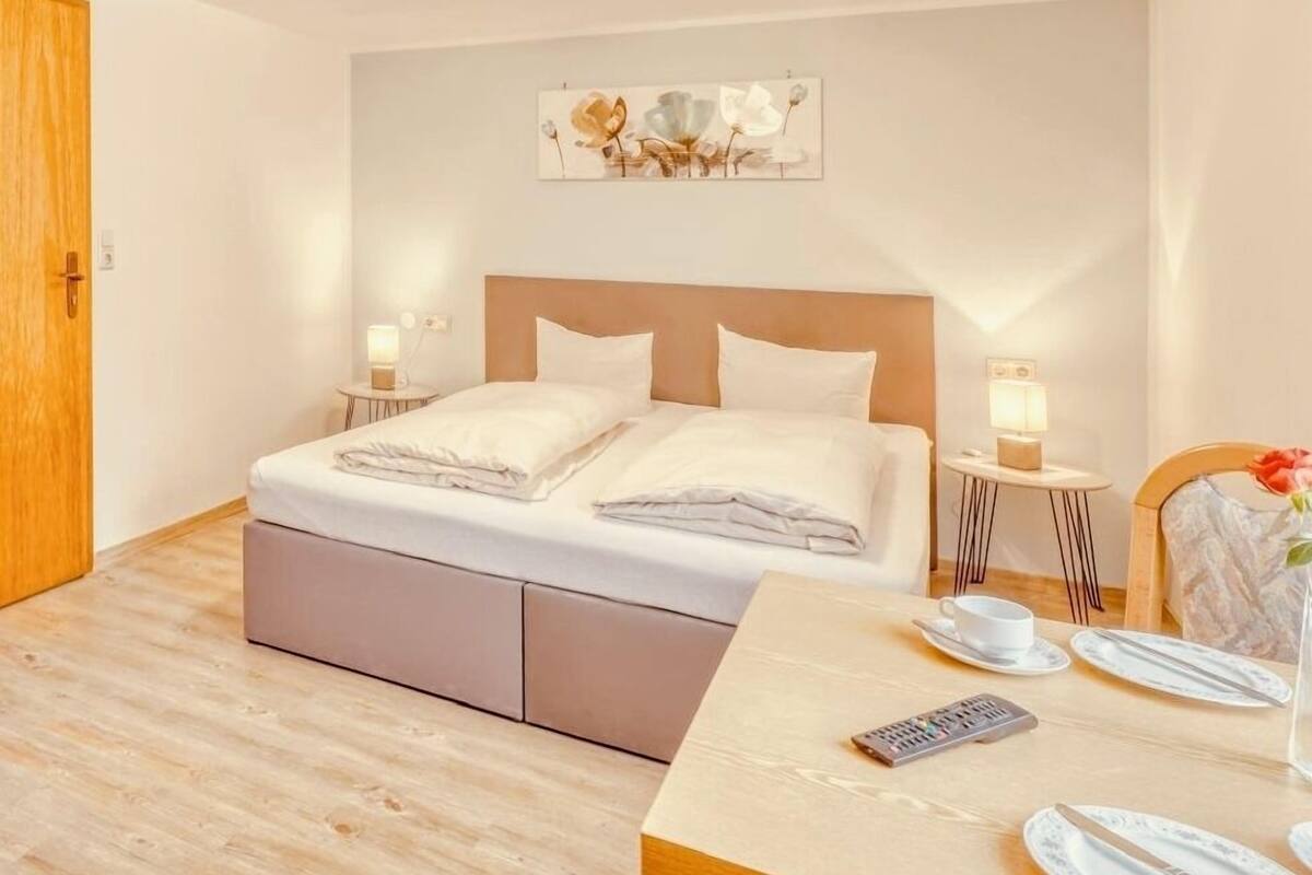 Basic Double Room, Courtyard View | WiFi (free)