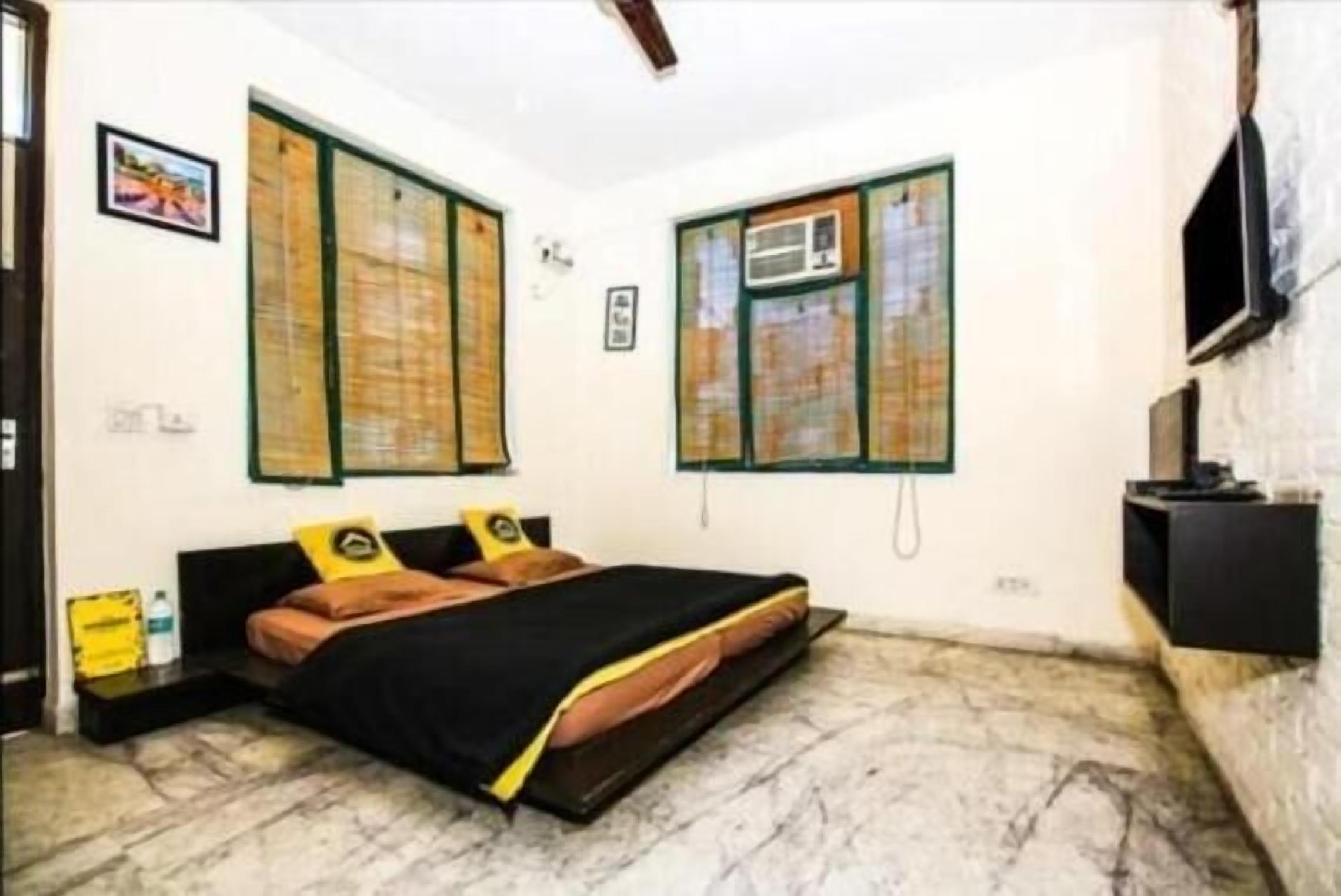 In-room safe, soundproofing, free WiFi