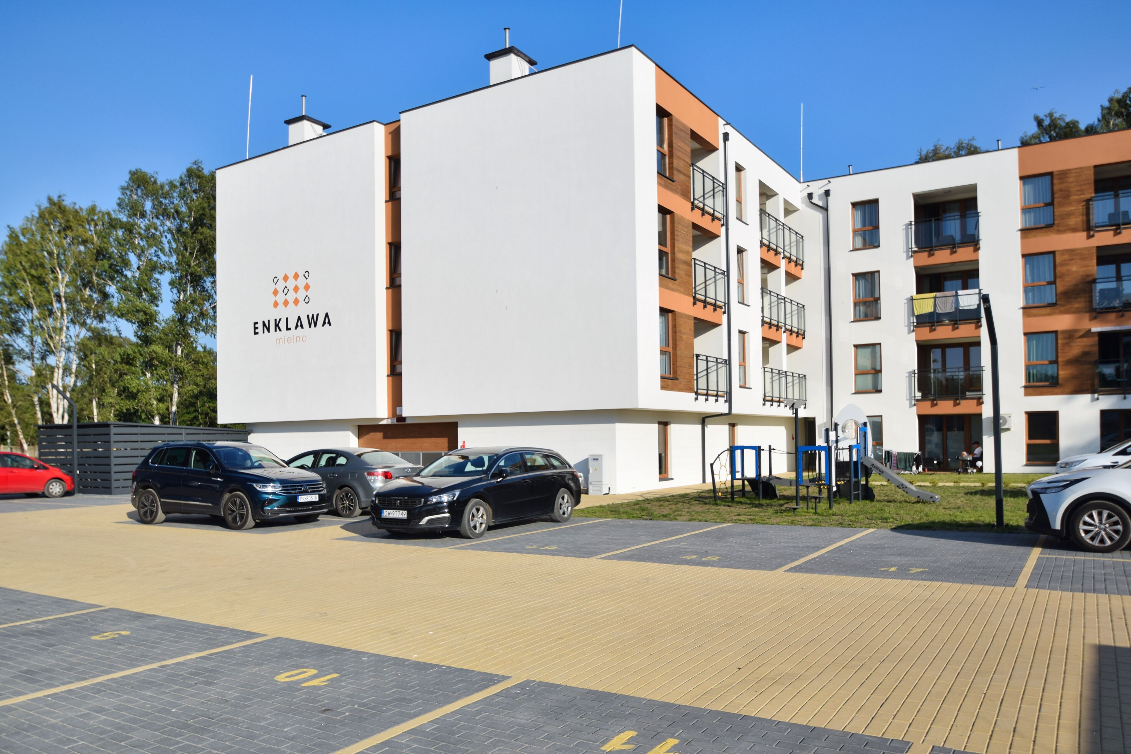 Vista frontal de la propiedad