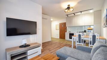 Apartment, Balcony | Living room