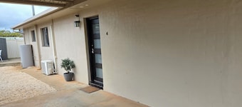 Tidy one bedroom apartment