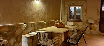 Casa Turística Los Girasoles – Rural Getaway with Fireplace, Patios & Pool Access
