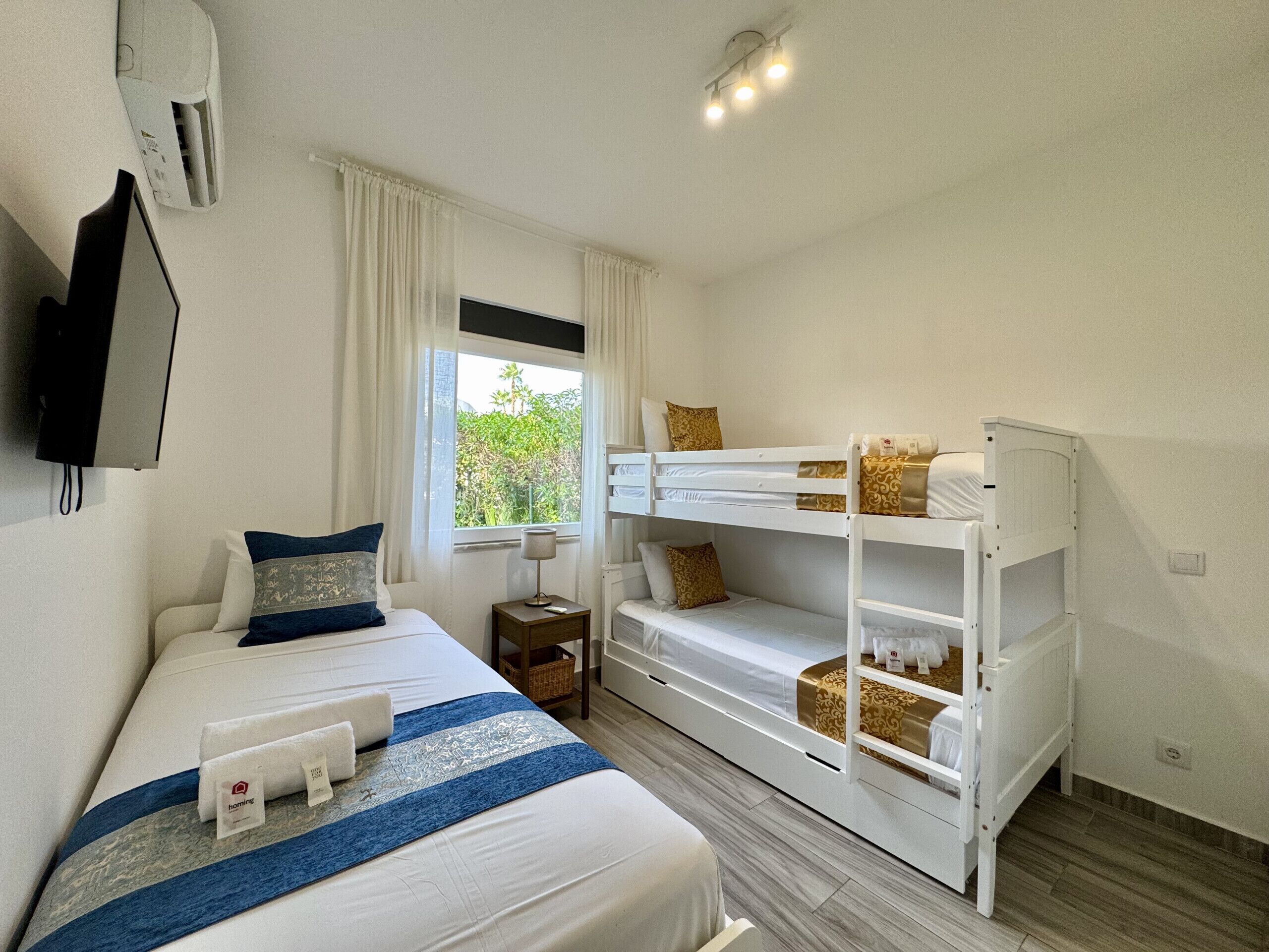 4 habitaciones, tabla de planchar con plancha y wifi gratis 