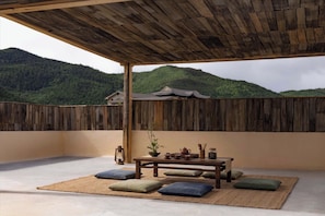 Outdoor dining - Zhiyu Designer Homestay (Deqin)
