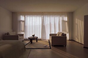 Classic Double Room, Courtyard View | Living area - Zhiyu Designer Homestay (Deqin)
