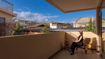 Senior-Doppelzimmer, Balkon, Blick auf den Innenhof | Balkon