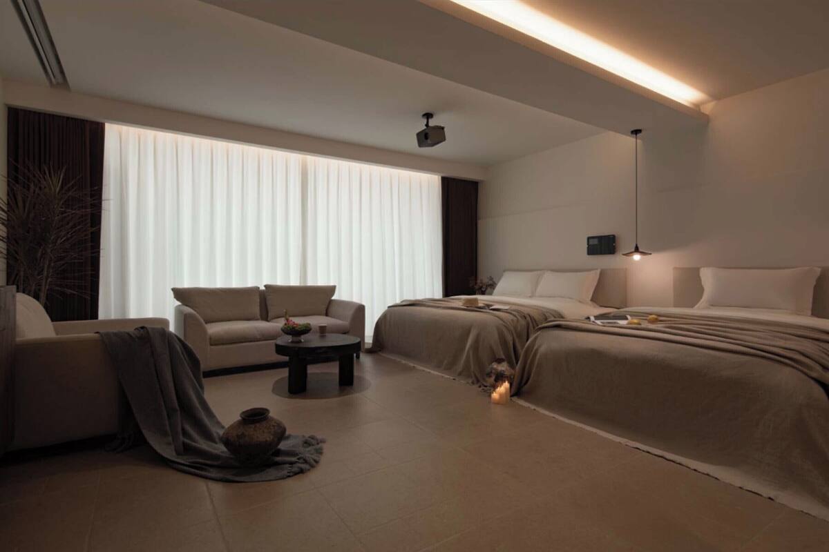 Senior Twin Room, Balcony, Courtyard View | Premium bedding, down comforters, minibar, blackout drapes