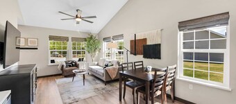Quiet/New 2bd Suite w/ Laundry, Kitchen, Wi-Fi
