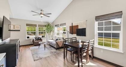Quiet/New 2bd Suite w/ Laundry, Kitchen, Wi-Fi