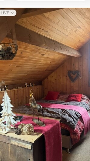 Room - House for rent in September in the mountains, located between La Grave and the mountain passes, (Villar-d'Arêne)