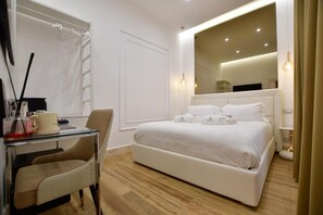 Deluxe Suite, 1 King Bed, Non Smoking, City View - Domus De Cinti Charme Rooms (TIVOLI)