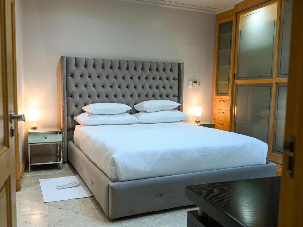 Premier Suite, 1 King Bed, Hot Tub, Pool View | Minibar, in-room safe, free WiFi