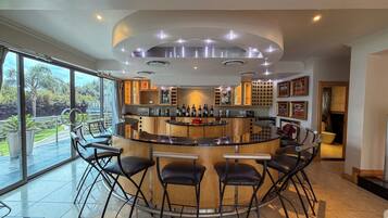 Bar (en el alojamiento)