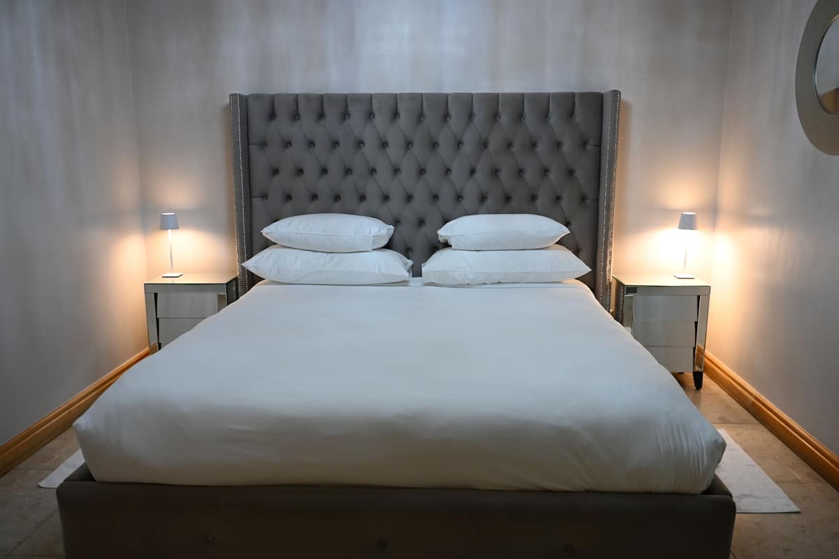 Villa de lujo, 2 habitaciones, patio, vistas al jardín | Minibar, caja fuerte, wifi gratis