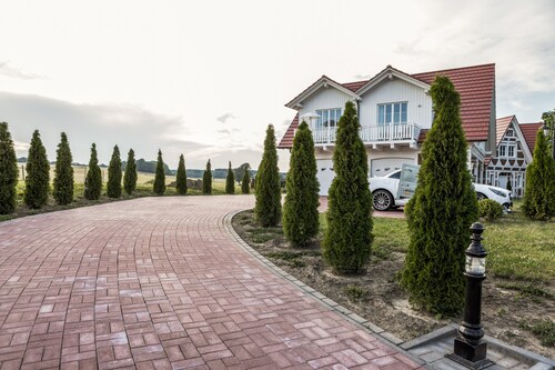 Villa 'Ferienhaus Residenz am Vulkanradweg' with Terrace, Garden & Wi-Fi