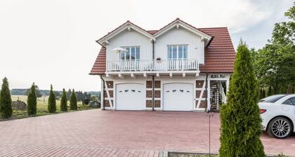Villa 'Ferienhaus Residenz am Vulkanradweg' with Terrace, Garden & Wi-Fi