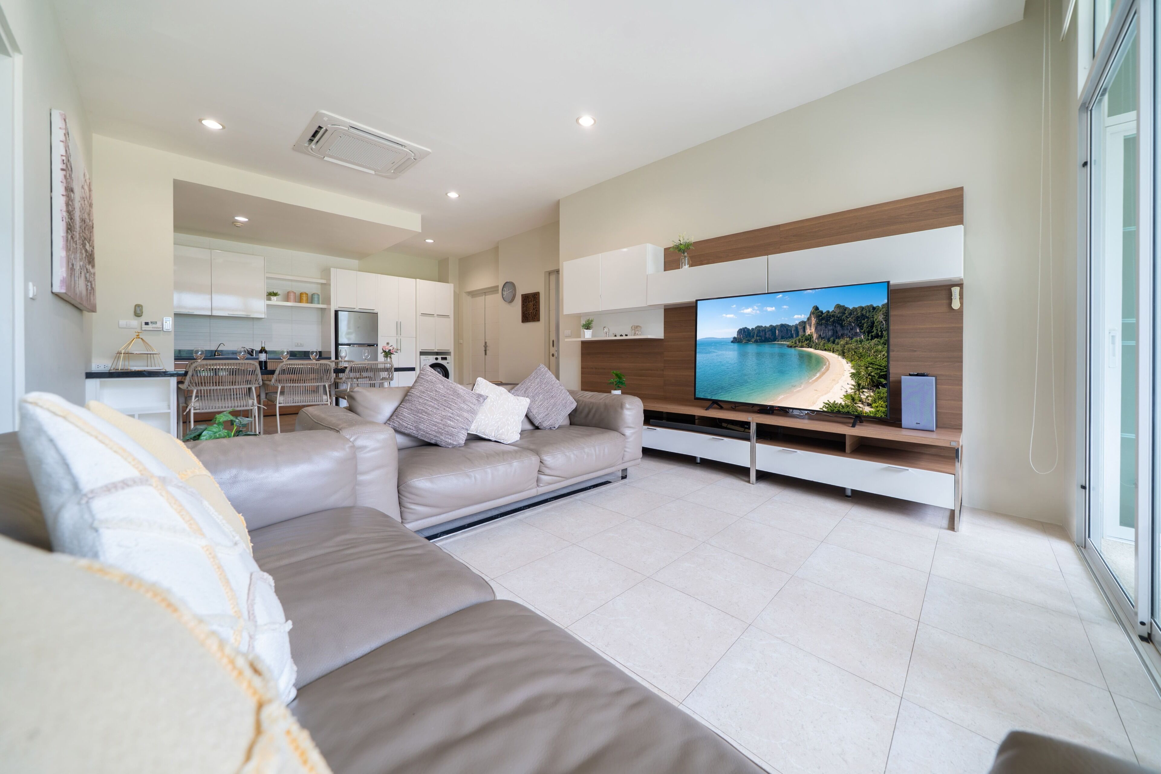 Appartement, 3 slaapkamers, gedeeltelijk uitzicht op zee | Woonruimte