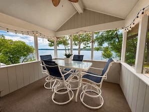 House, Multiple Beds (Making Waves) | Dining - Making Waves - Private Dock With Boat Slip! (Sunrise Beach)