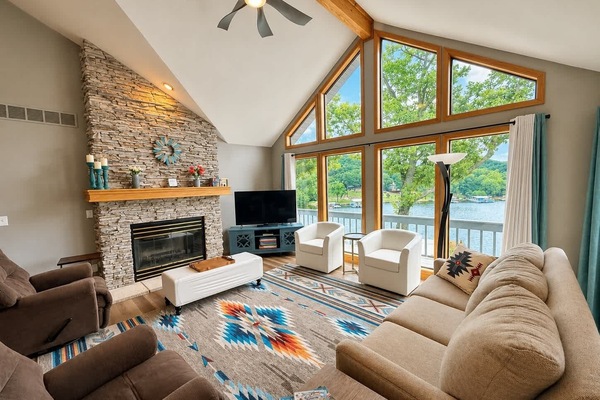 House, Multiple Beds (Making Waves) | Living area