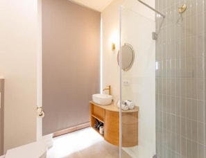 House | Bathroom - Premium Apartment With Jacuzzi (Alicante)