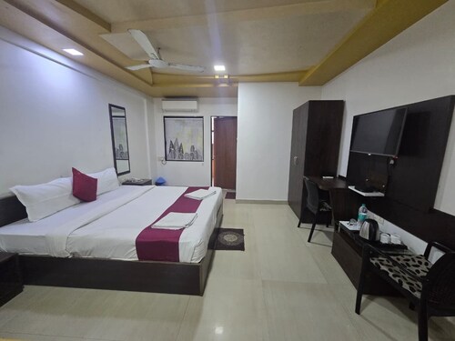 Hotel Sukh Sagar